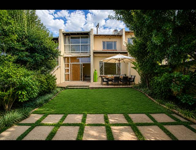 4 BEDROOM APARTMENT FOR SALE IN FAIRLAND
